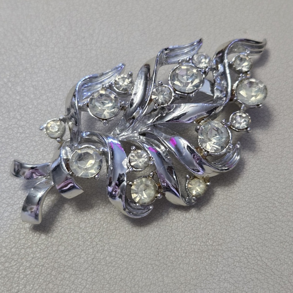 Vintage Unsigned Silver Tone‎ Rhinestone Cluster Floral 2.5" Brooch Pin AS IS